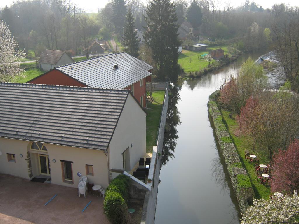 Auberge Du Moulin Marin Lapalisse Buitenkant foto